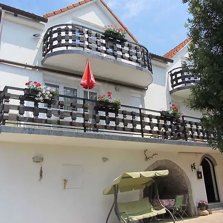 Apartment In Marsici/insel Krk 13109 *